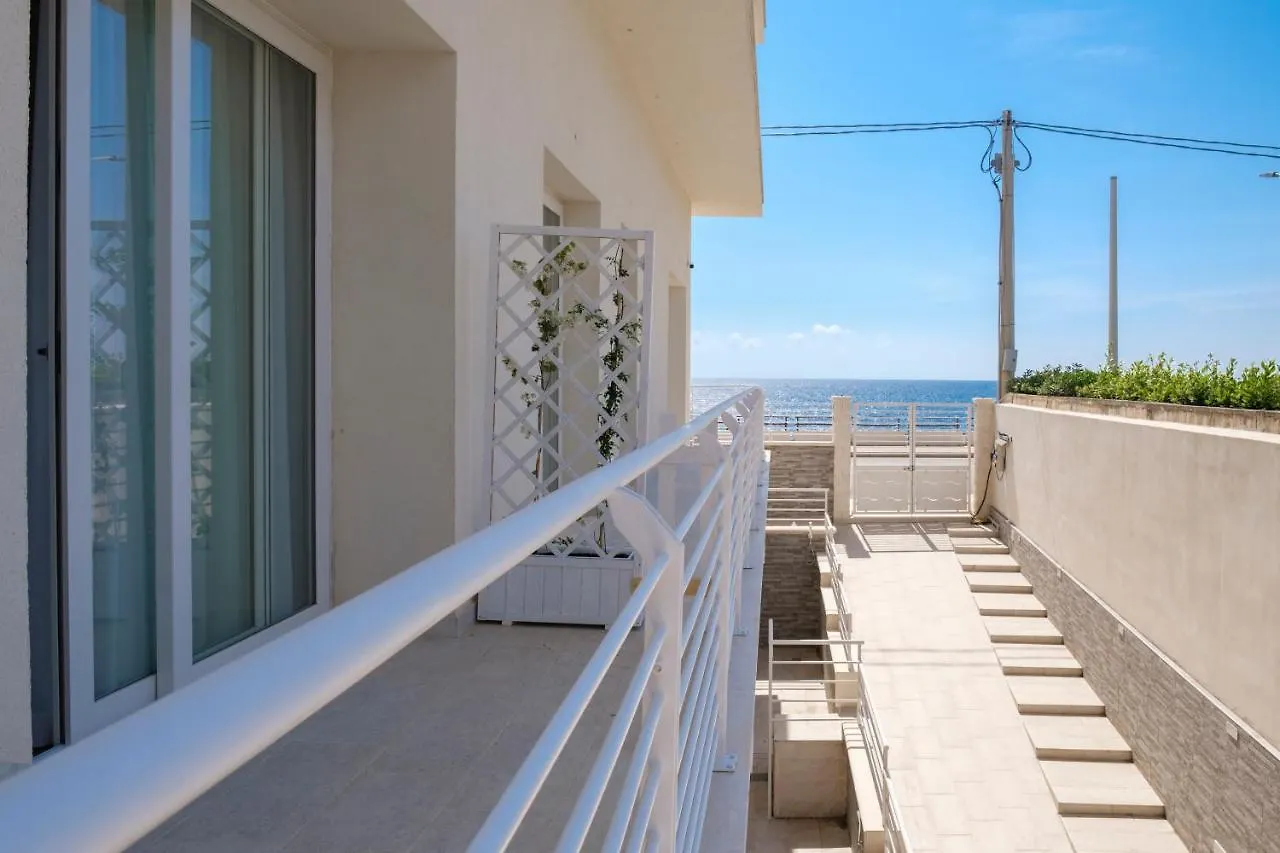 White Apartments & Spa 아볼라 아파트호텔