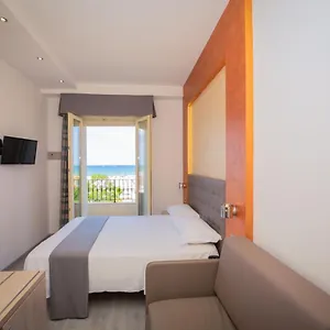 Gabbiano 3*, Rimini Italien