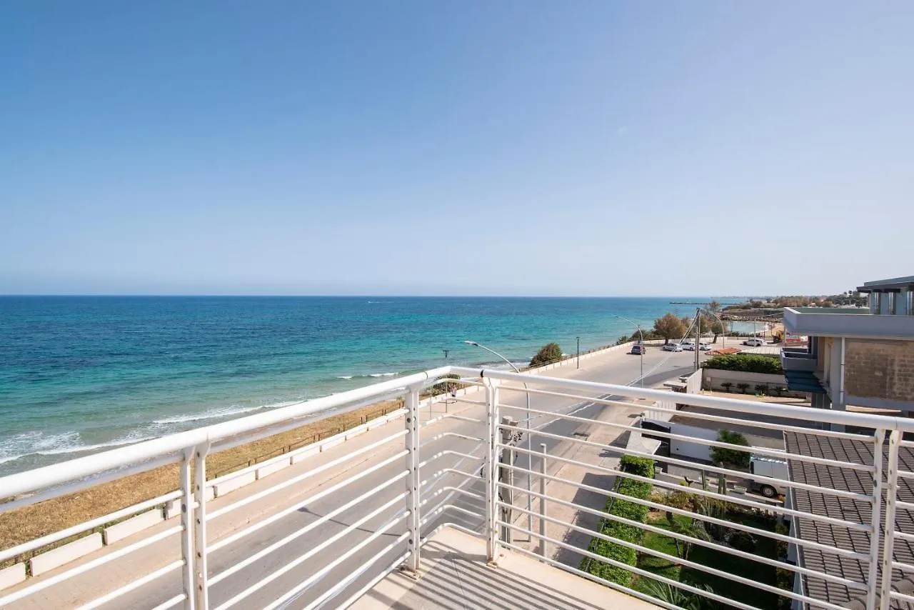 Aparthotel White Apartments & Spa Avola