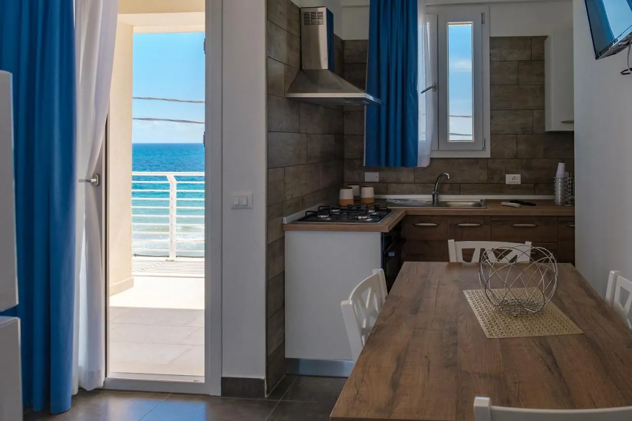 White Apartments & Spa Avola
