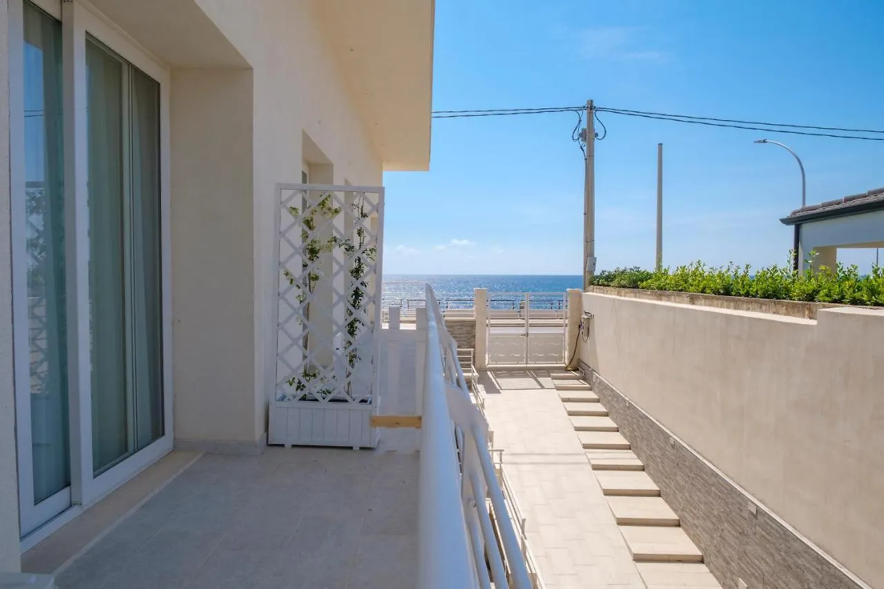 White Apartments & Spa Avola Italien