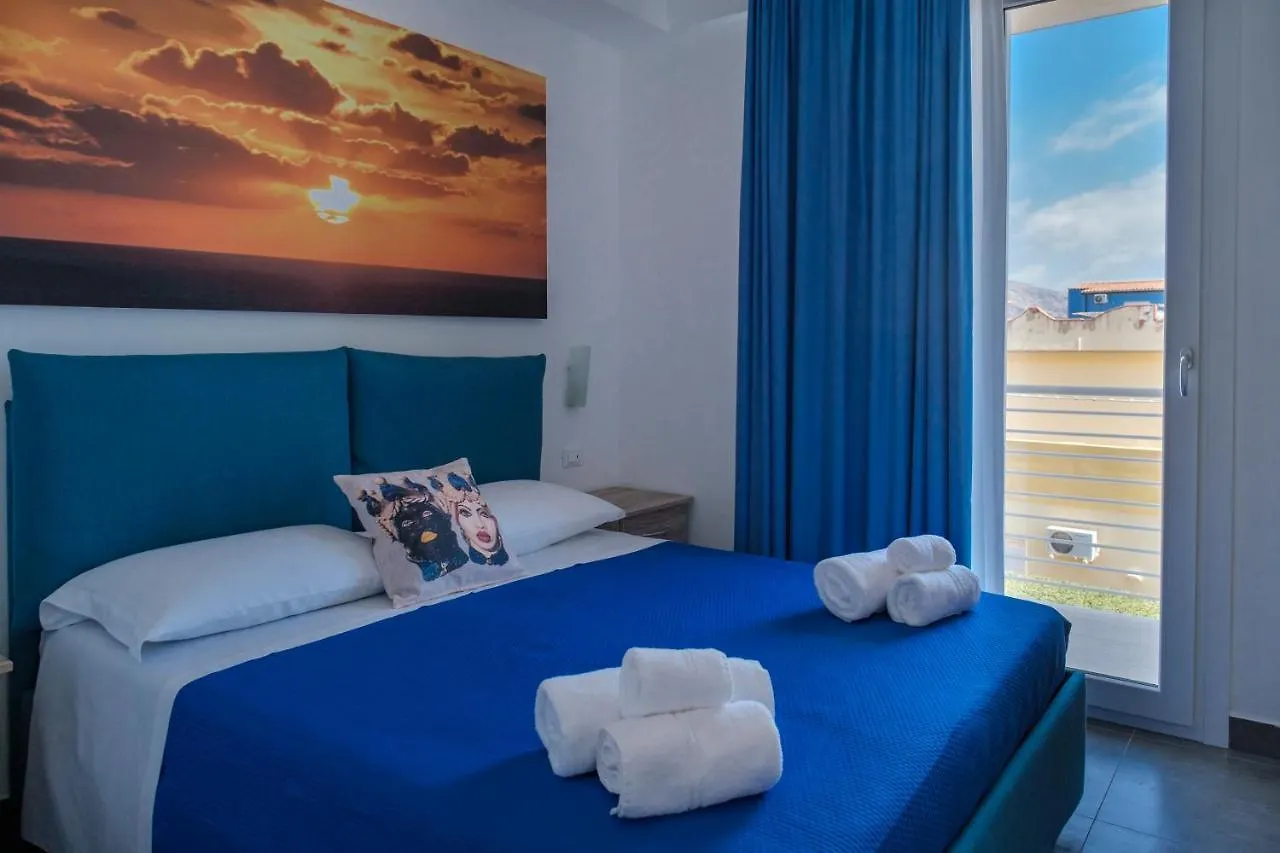 White Apartments & Spa Avola 0*,