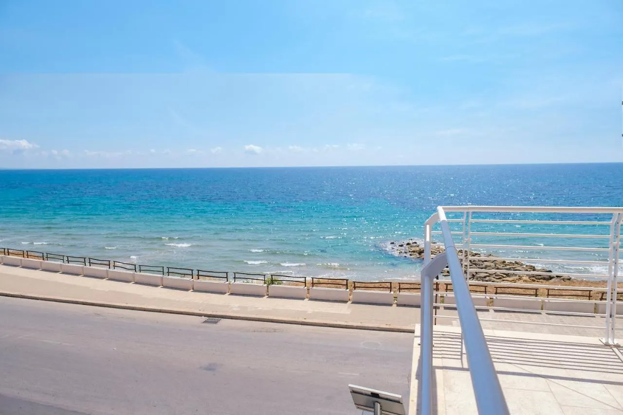 White Apartments & Spa Avola 0*,  Italien