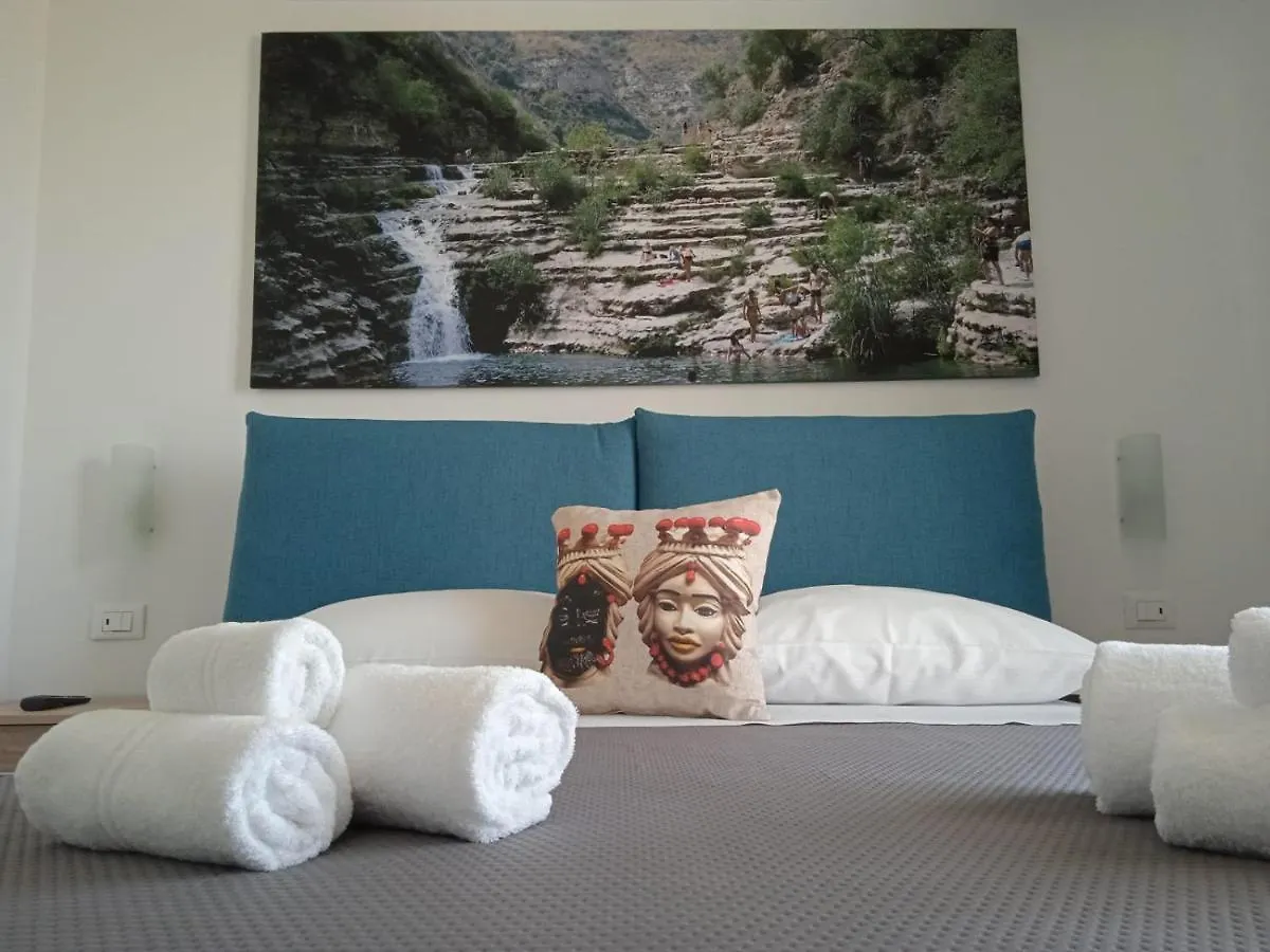 White Apartments & Spa Avola 0*,