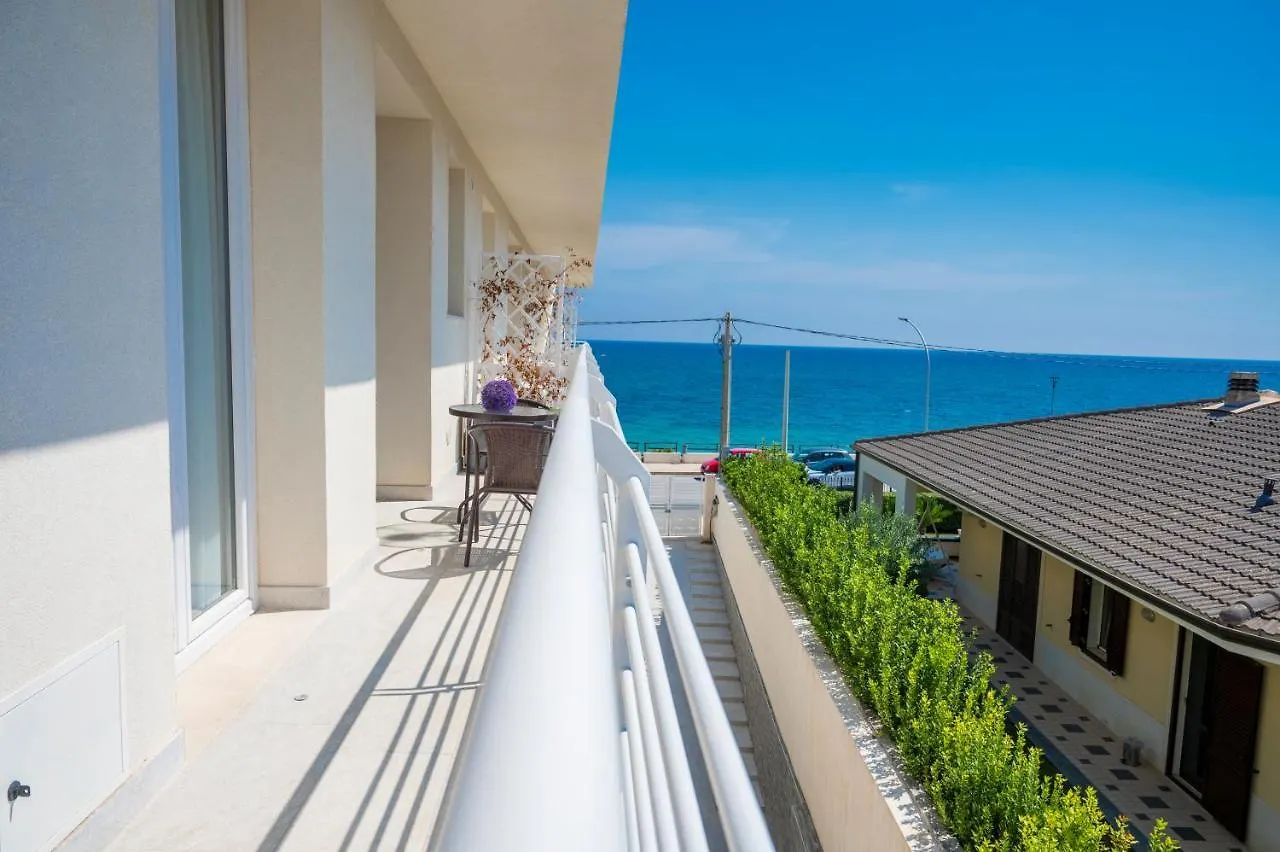 White Apartments & Spa Avola 0*,  Italien