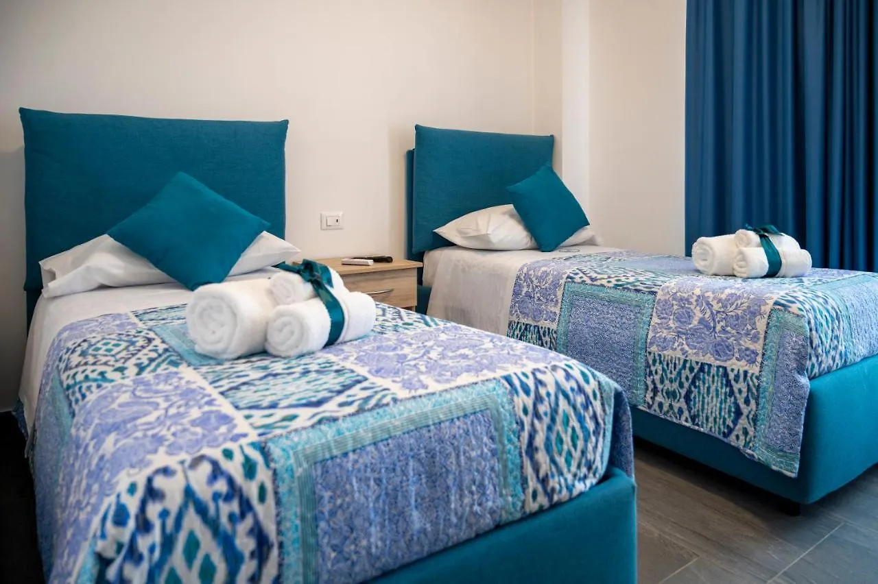 White Apartments & Spa Avola 0*,