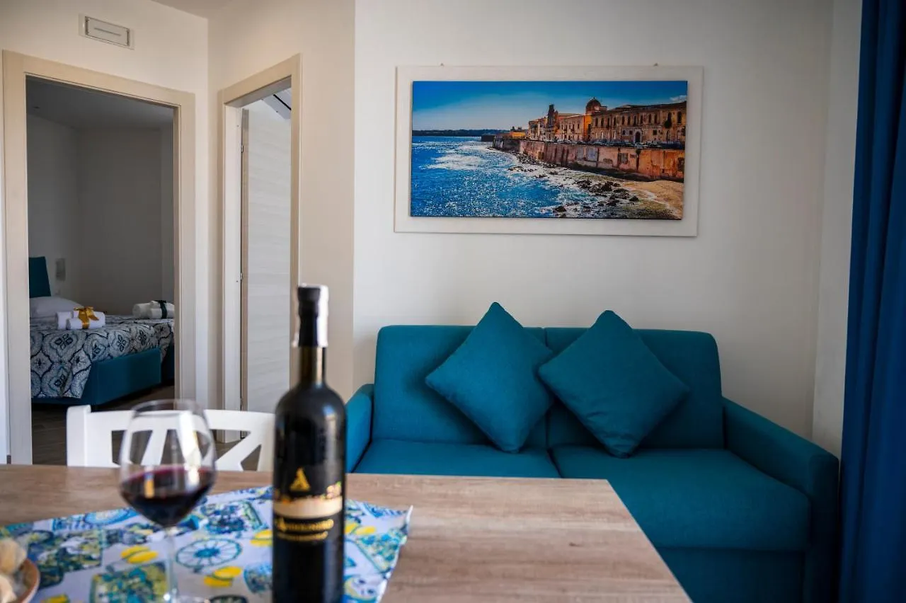 White Apartments & Spa Avola