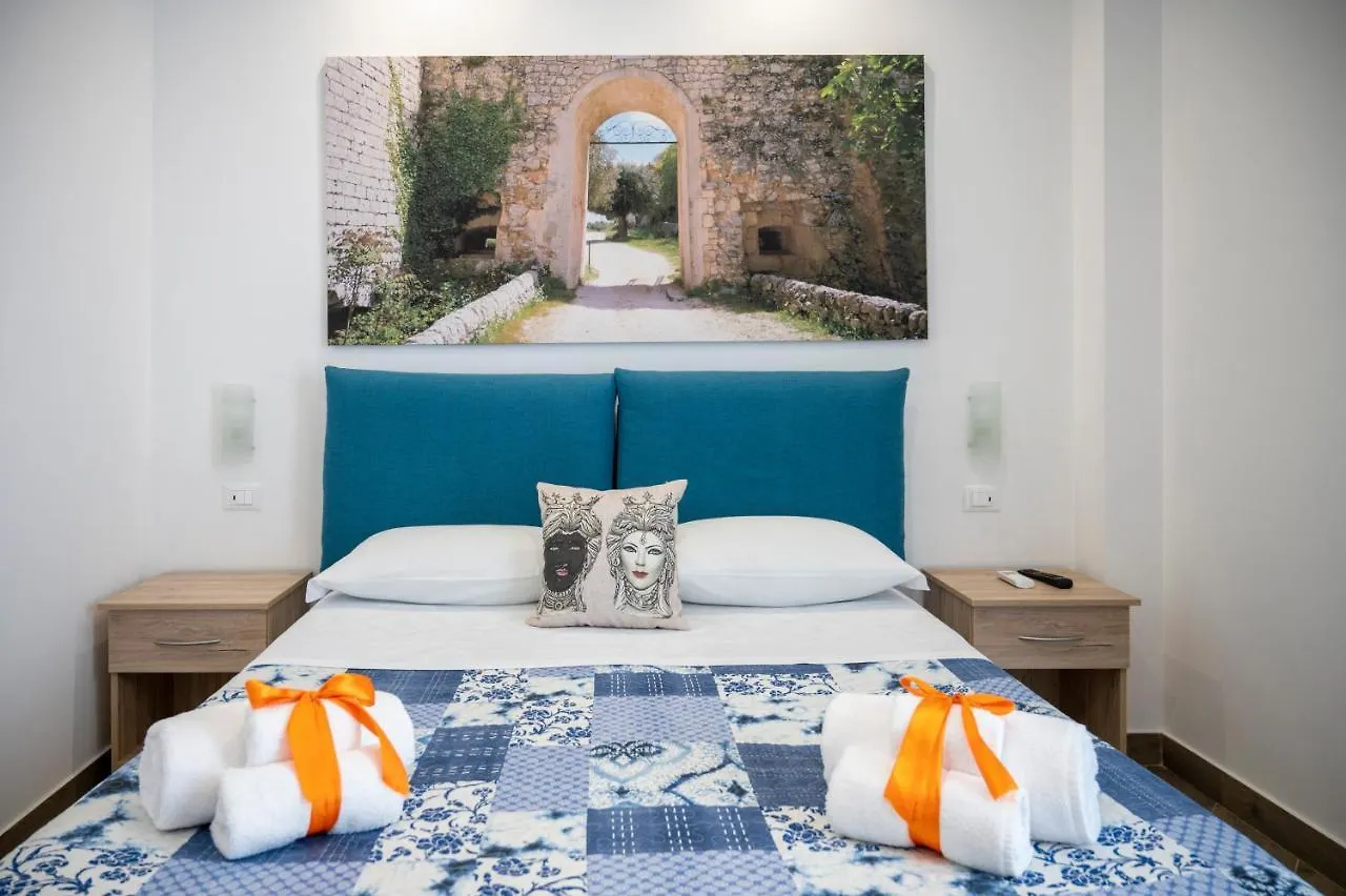 White Apartments & Spa Avola Italien