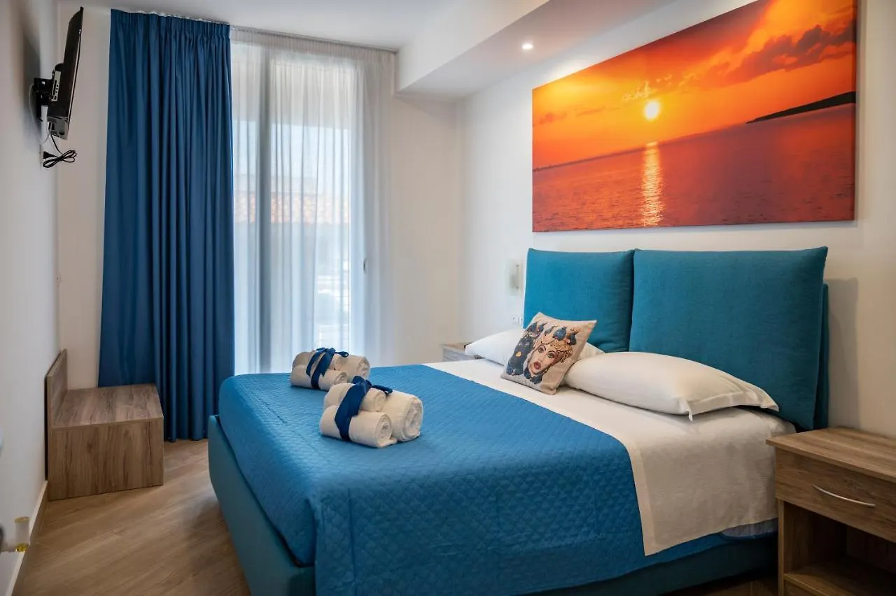 White Apartments & Spa Avola Italien
