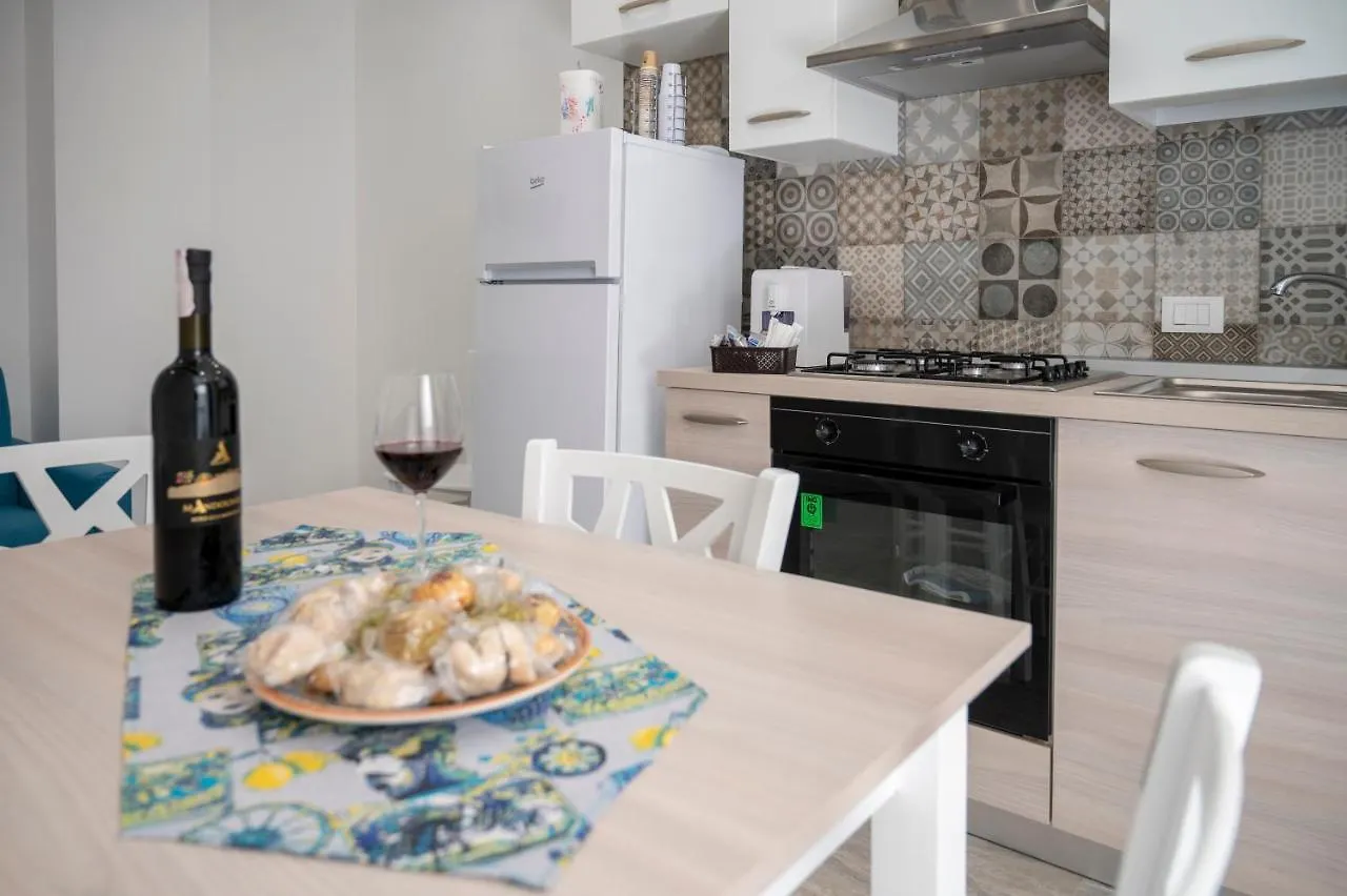White Apartments & Spa Avola