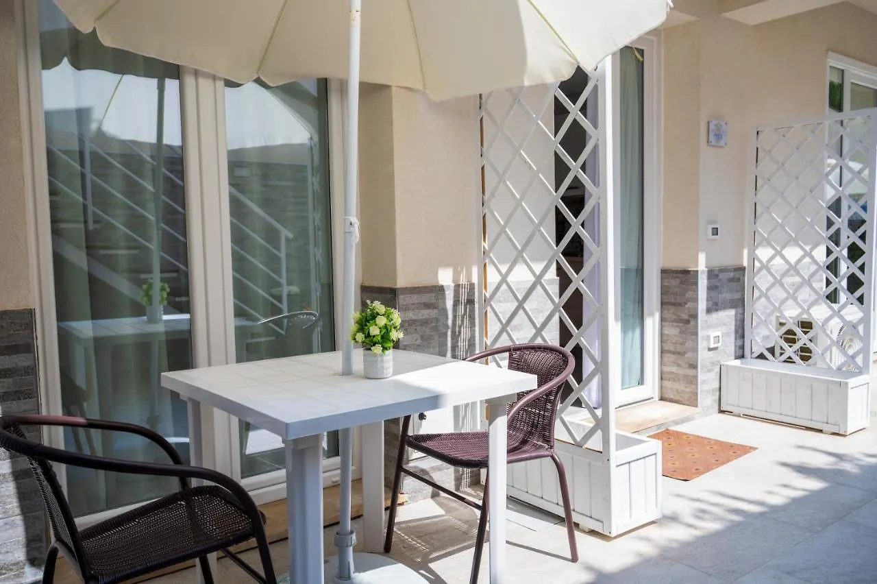 White Apartments & Spa Avola 0*,  Italien